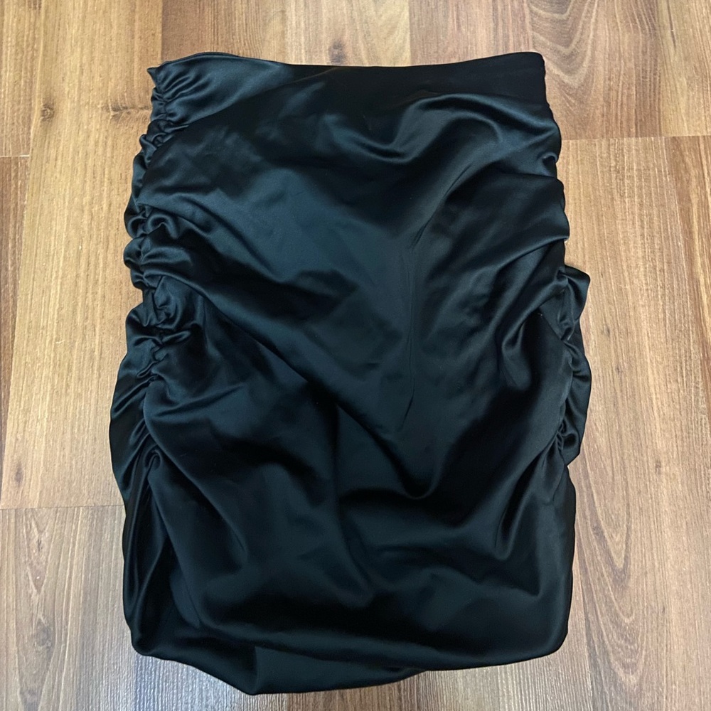 Wilfred Aritzia Shine Ruched Tube Top